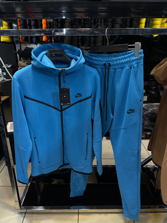 NIKE TECH FLEECE - ΣΕΤ ΦΟΡΜΕΣ 2024