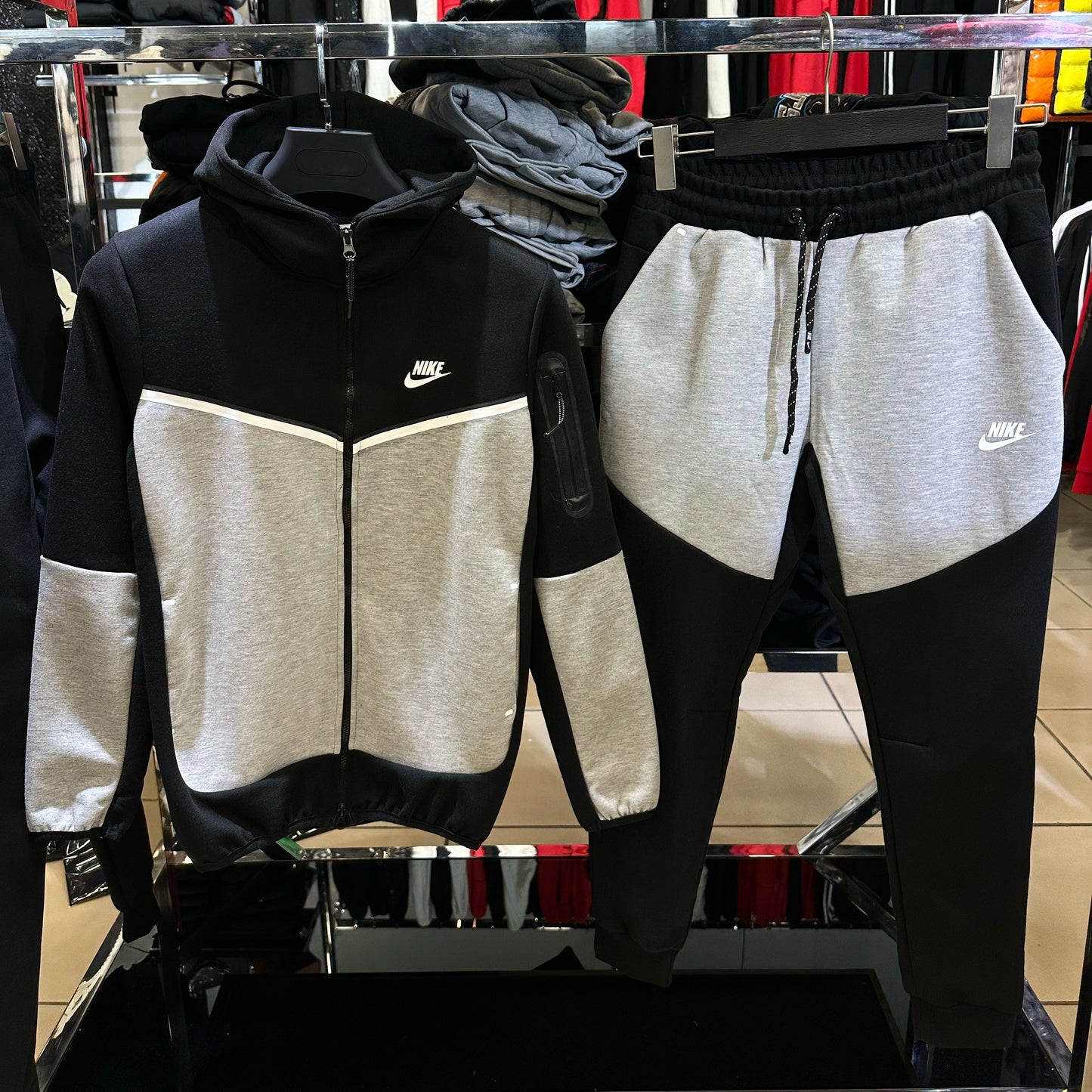 NIKE TECH FLEECE 2024