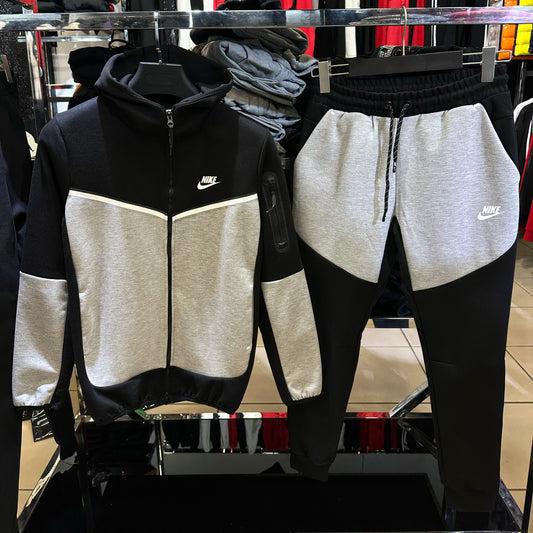 NIKE TECH FLEECE 2024
